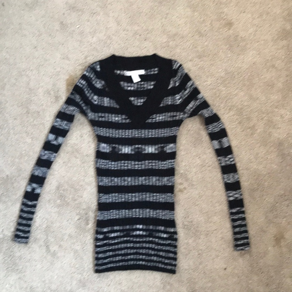 V neck sweater